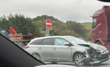 FOTO: Nehody vo Vranove nad Topľou a Lipníkoch spomaľujú dopravu, buďte opatrní