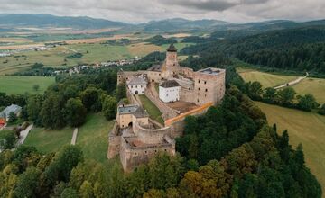 FOTO: Hrad Ľubovňa má novú tvár a objavené kasárne z 18. storočia