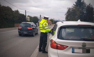 FOTO: V Prešovskom kraji deň bez nehody: 319 priestupkov, žiadny alkohol