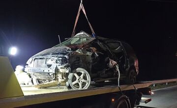 FOTO: Zrážka auta a traktora pri Vlkovej, hlásili sedem zranených