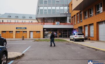 FOTO: V staničnom parku je konečne pokoj, polícia tam hliadkuje denne