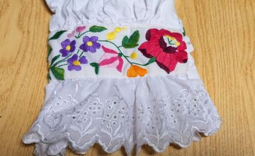 FOTO: Stropkovčan má nové kroje, kraj prispel na mladé folkloristky