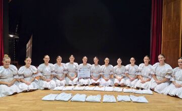 FOTO: Stropkovčan má nové kroje, kraj prispel na mladé folkloristky