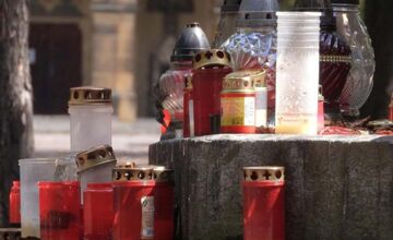 FOTO: Humenné sa chystá na Dušičky. Obmedzenia, hliadky aj výzva k ekológii