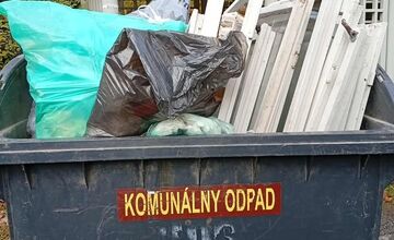 FOTO: Aktivisti bijú na poplach. Tatry zaplavil odpad, mesto vraj šetrí na vývoze