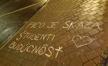 FOTO: Novembrová kriedová revolúcia