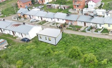 FOTO: Vo Veľkom Šariši postupne pribudnú modulové domy