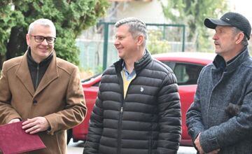 FOTO: Recitátorka je späť, slávnostný návrat sochy po rokoch zabudnutia