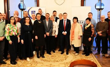 FOTO: Hrdinovia, čo zachránili desiatky životov. Humenné im vzdalo poctu