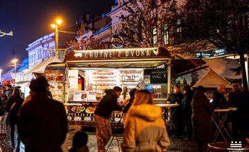 FOTO: Vianočné trhy v Prešove. Sviatočná atmosféra, no vysoké ceny?
