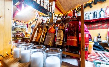 FOTO: Vianočné trhy v Prešove. Sviatočná atmosféra, no vysoké ceny?