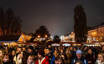 FOTO: Vianočné trhy v Prešove. Sviatočná atmosféra, no vysoké ceny?