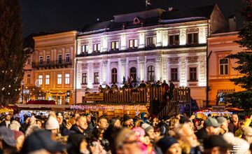 FOTO: Vianočné trhy v Prešove. Sviatočná atmosféra, no vysoké ceny?