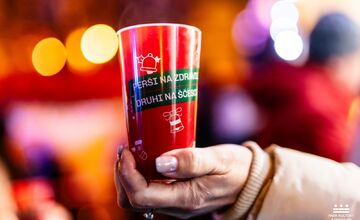 FOTO: Vianočné trhy v Prešove. Sviatočná atmosféra, no vysoké ceny?