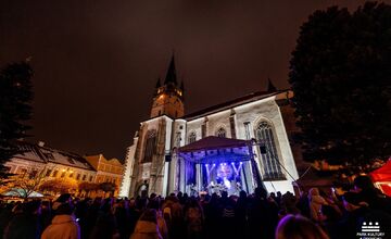 FOTO: Vianočné trhy v Prešove. Sviatočná atmosféra, no vysoké ceny?