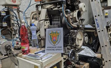 FOTO: Akcia Šarišan. továreň vyrábala milióny cigariet denne, škody v miliónoch