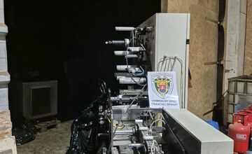 FOTO: Akcia Šarišan. továreň vyrábala milióny cigariet denne, škody v miliónoch