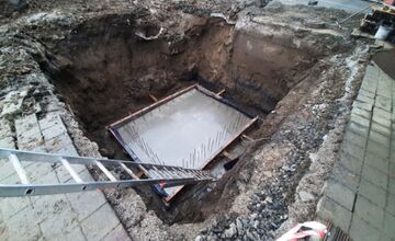 FOTO: V Humennom kopú 4-metrovú jamu, vyrastie tu nová fontána