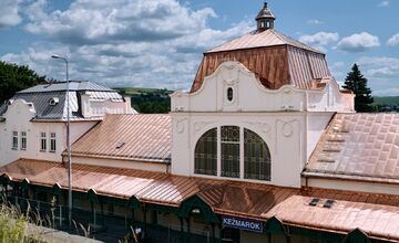 FOTO: Kežmarská stanica po obrovskej obnove, medená strecha aj nové vitráže