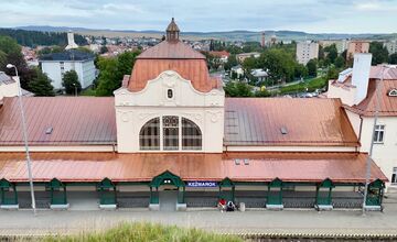 FOTO: Kežmarská stanica po obrovskej obnove, medená strecha aj nové vitráže