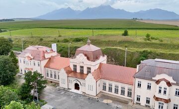 FOTO: Kežmarská stanica po obrovskej obnove, medená strecha aj nové vitráže