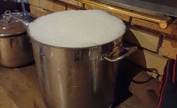 FOTO: Legendárny chatár z Rainerky chce Betlehem postaviť aj napriek počasiu