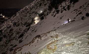FOTO: Český turista sa v Tatrách poškymkol a zranil. Uviazol v snehu