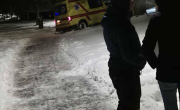 FOTO: Tragédia v Bardejove, žena vyskočila z bytovky