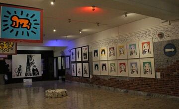 FOTO: Warholovo múzeum je hotové, návštevníci si však musia počkať