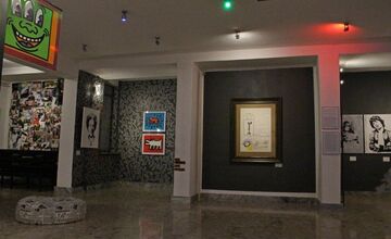 FOTO: Warholovo múzeum je hotové, návštevníci si však musia počkať