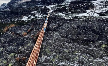 FOTO: V horách makajú aj v zime, Údržba chodníkov pokračuje