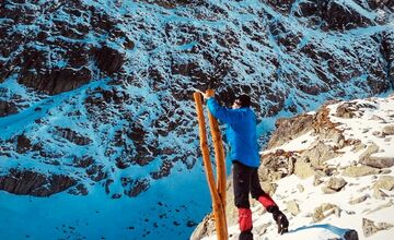 FOTO: V horách makajú aj v zime, Údržba chodníkov pokračuje