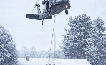 FOTO: Obyvatelia pod Tatrami si na oblohe všímajú Black Hawky