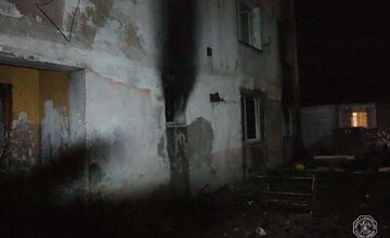 FOTO: Požiar bytovky v Lemešanoch