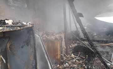 FOTO: Požiar v Banskom. Škody za desaťtisíce, zásah trval hodiny