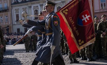 FOTO: Na Hlavnej v Prešove vojaci zložili prísahu