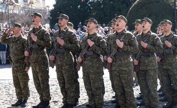 FOTO: Na Hlavnej v Prešove vojaci zložili prísahu