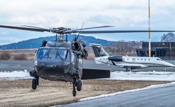 FOTO: Niekoľko týždňov lietali nad hlavami Popradčanov Black Hawky