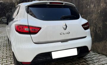 FOTO: Daňové úrady na východe rozpredávajú autá v dražbách