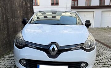 FOTO: Daňové úrady na východe rozpredávajú autá v dražbách