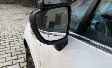 FOTO: Daňové úrady na východe rozpredávajú autá v dražbách