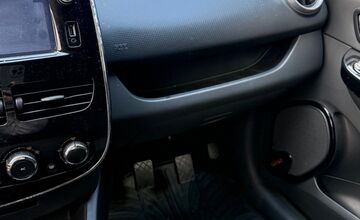 FOTO: Daňové úrady na východe rozpredávajú autá v dražbách