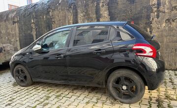 FOTO: Daňové úrady na východe rozpredávajú autá v dražbách