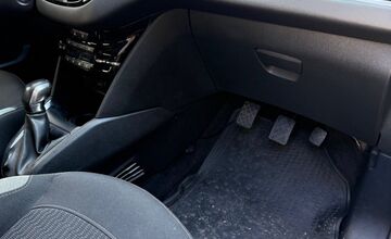 FOTO: Daňové úrady na východe rozpredávajú autá v dražbách