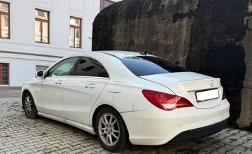 FOTO: Daňové úrady na východe rozpredávajú autá v dražbách