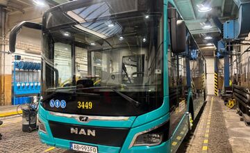 FOTO: Do ulíc Prešova vyráža päť nových autobusov MAN