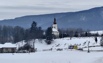 FOTO: Ladomirov stojí na sopke. Ukrýva legendu o diablovi