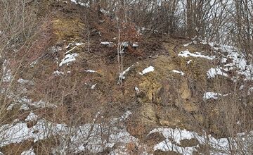 FOTO: Ladomirov stojí na sopke. Ukrýva legendu o diablovi