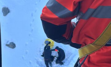 FOTO: Horskí záchranári ratovali ratovali vo Vysokých Tatrách poľskú skialpinistku po 250-metrovom páde