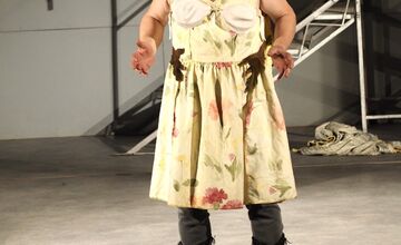 FOTO: Divadlo Komédie vystúpilo pred divákmi v Snine a Trebišove, v Rožňave to skončilo fiaskom